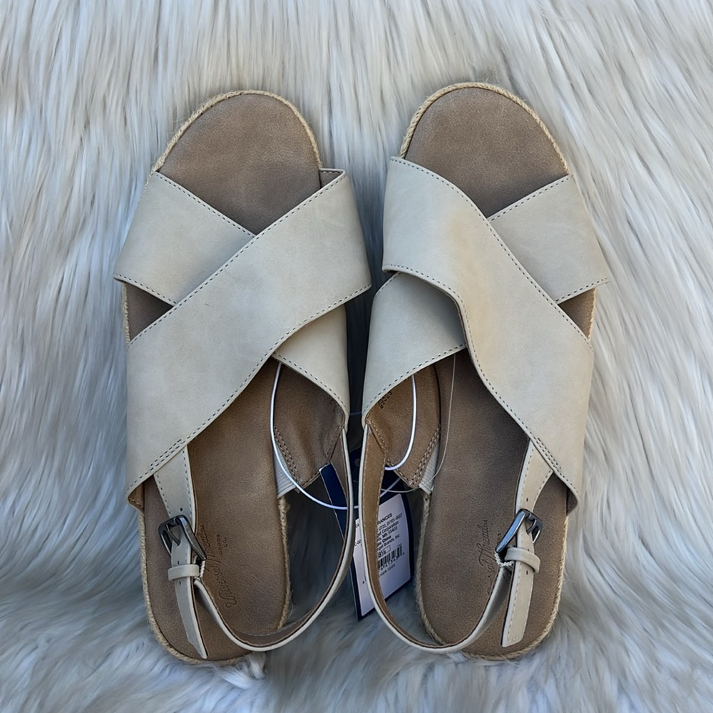 Universal Thread Platform Strappy Sandals Size 8.5 - image 1